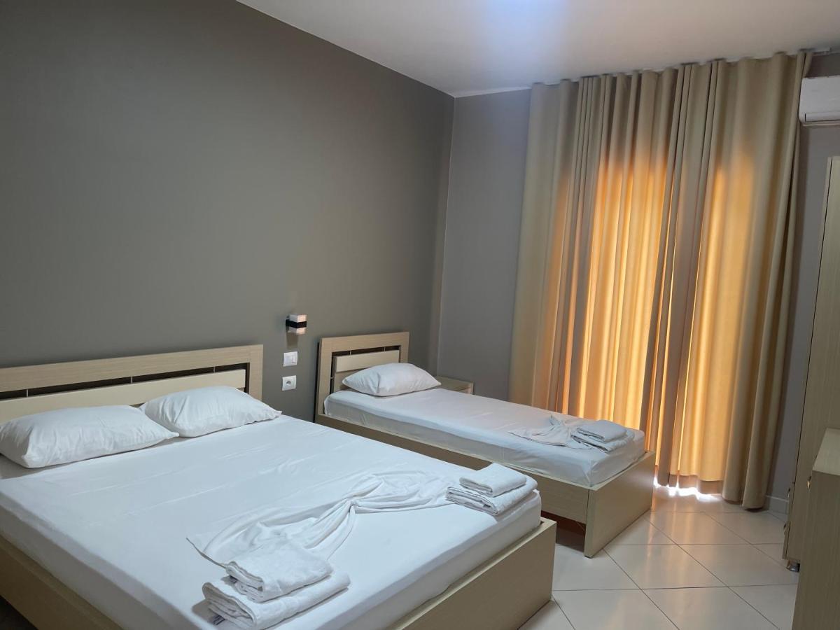 Guest House Four Seasons Dhërmi Extérieur photo