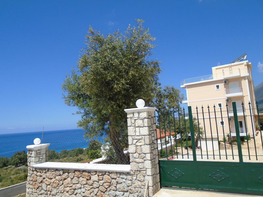 Guest House Four Seasons Dhërmi Extérieur photo