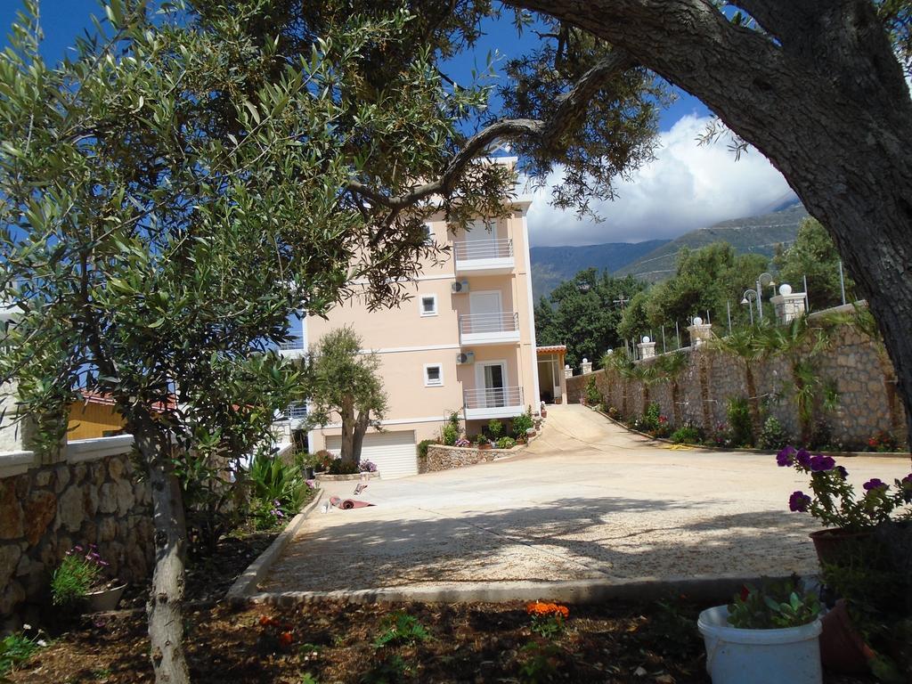 Guest House Four Seasons Dhërmi Extérieur photo