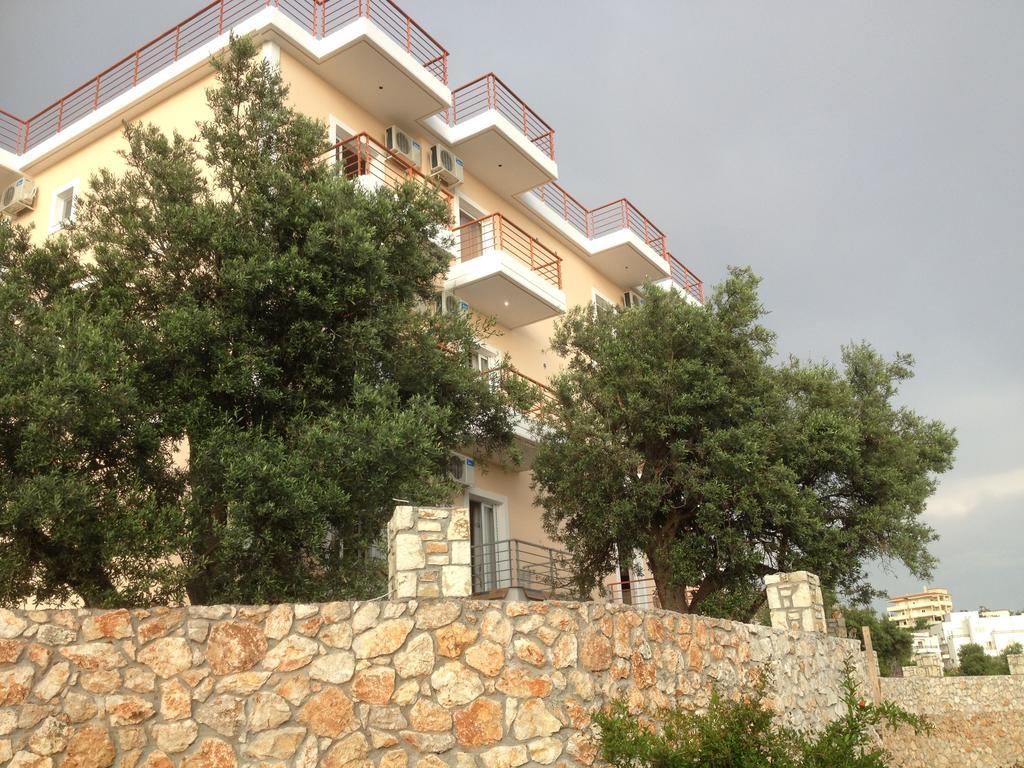 Guest House Four Seasons Dhërmi Extérieur photo