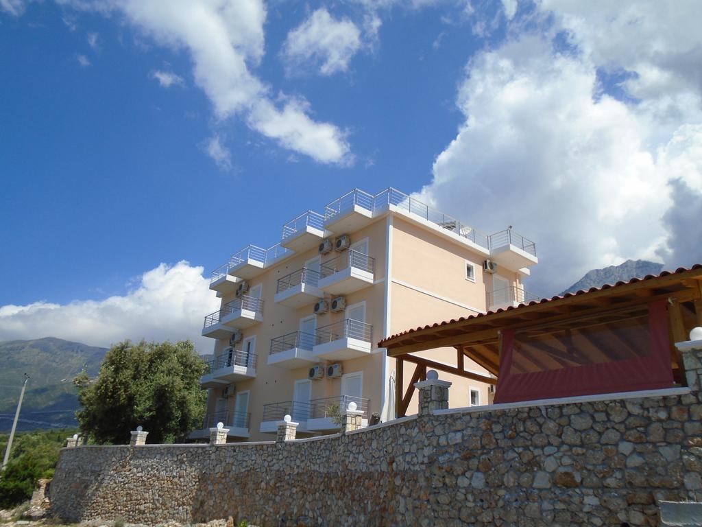 Guest House Four Seasons Dhërmi Extérieur photo