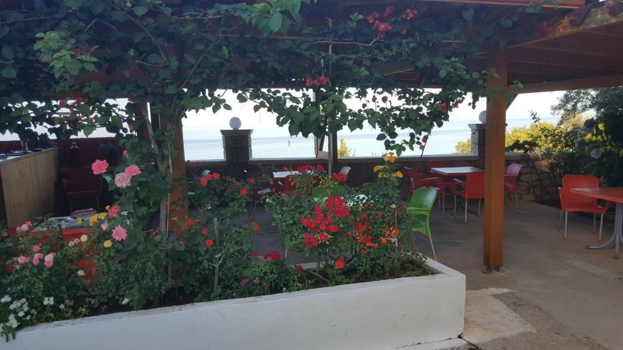 Guest House Four Seasons Dhërmi Extérieur photo